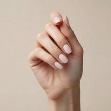 تحميل الصورة إلى عارض المعرض، طلاء أظافر L 2557 Soft Dove 15 مل